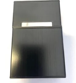 Merkloos Sigaretten Doosje - Donker Zwart - Aluminium - Sigaretten Houder/Hoesje - Weerbestendig - Stevig En Luxe Opbergdoosje