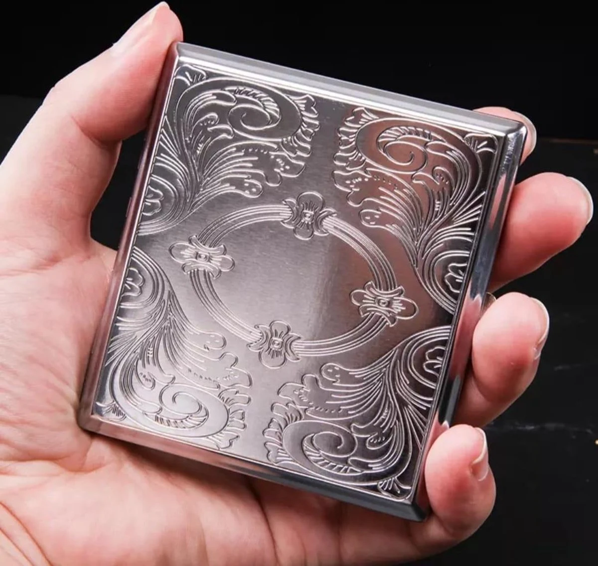 Merkloos Luxe Sigarettenhouder - Sigaretten Box 3 - Sigaretten Opbergdoosje - Sigaretten Koker Metaal - 20 Sigaretten - Cigarettecase 4 Merkloos Luxe Sigarettenhouder - Sigaretten Box 3 - Sigaretten Opbergdoosje - Sigaretten Koker Metaal - 20 Sigaretten - Cigarettecase - Afbeelding 4