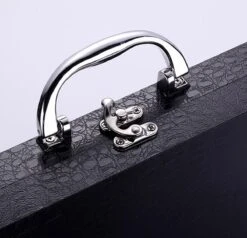 Merkloos Bestekset - 24 Delig Bestekset - 6 Personen - Rood/Goud - Tafellepels/Tafelmessen/Tafelvorken/Koffielepels - Roestvrij Staal -Tafelwaren Verkoop 1200x1157