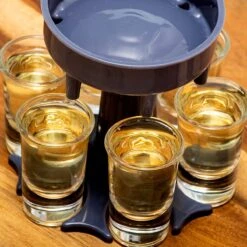 Out Of The Blue Shotglas Dispenser - Bartools - Met 6 Shotglazen - Kado -Tafelwaren Verkoop 1200x1200 1185