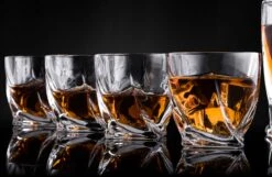 VDN Edam Whiskey Glazen Set Handgeblazen - 4 Whiskeyglazen – Tumbler - Loodvrij Kristal Glas -Tafelwaren Verkoop 1200x784 3