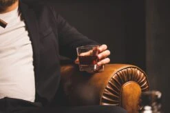 VDN Donella Whiskey Glazen Set Handgeblazen - 4 Whiskeyglazen – Tumbler - Loodvrij Kristal Glas -Tafelwaren Verkoop 1200x799 55