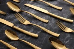 Bestekset - Bestek Goud Gehamerd -24 Delig-Zwitsers Kwaliteit-Complete Set-100% Roestvrijstaal-Gehamerd Gold 24k-Goud 24K -Tafelwaren Verkoop 1200x799 6