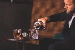 VDN Edam Whiskey Glazen Set Handgeblazen - 4 Whiskeyglazen – Tumbler - Loodvrij Kristal Glas -Tafelwaren Verkoop 1200x799 60