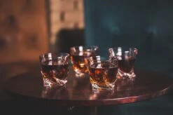 VDN Edam Whiskey Glazen Set Handgeblazen - 4 Whiskeyglazen – Tumbler - Loodvrij Kristal Glas -Tafelwaren Verkoop 1200x799 61