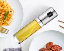 Merkloos Olijfolie Sprayer - Diffuser & Verstuiver - Glas & RVS - 100mL 12 Merkloos Olijfolie Sprayer - Diffuser & Verstuiver - Glas & RVS - 100mL -Tafelwaren Verkoop 1200x960 14