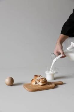 Sagaform - Nature - Wijn Karaf Met Eiken Stopper 14 Sagaform - Nature - Wijn Karaf Met Eiken Stopper -Tafelwaren Verkoop 800x1200 64