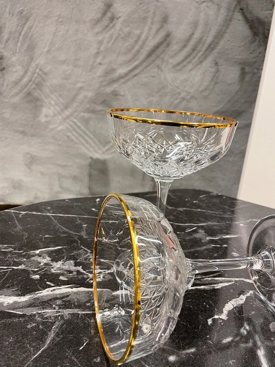 Pasabahce Champagnecoupe Timeless 27 Cl - Transparant Goud 4 Stuk(s) 4 Pasabahce Champagnecoupe Timeless 27 Cl - Transparant Goud 4 Stuk(s) - Afbeelding 4